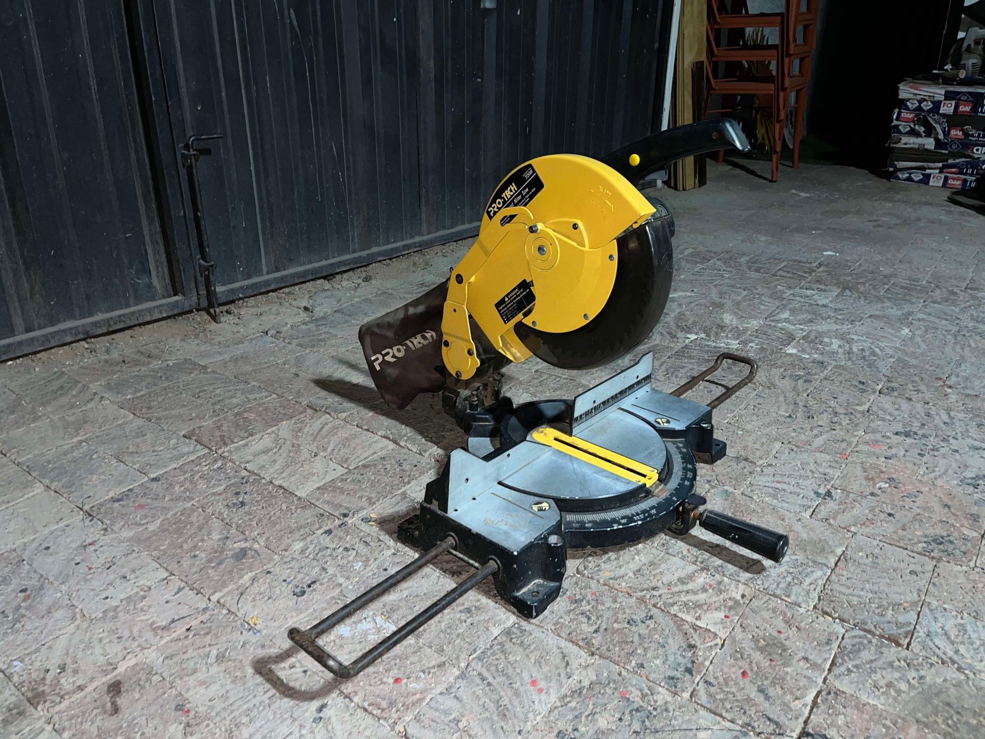 Pro-Tech 10” Compound Electric Plug-in Miter Saw model 7208