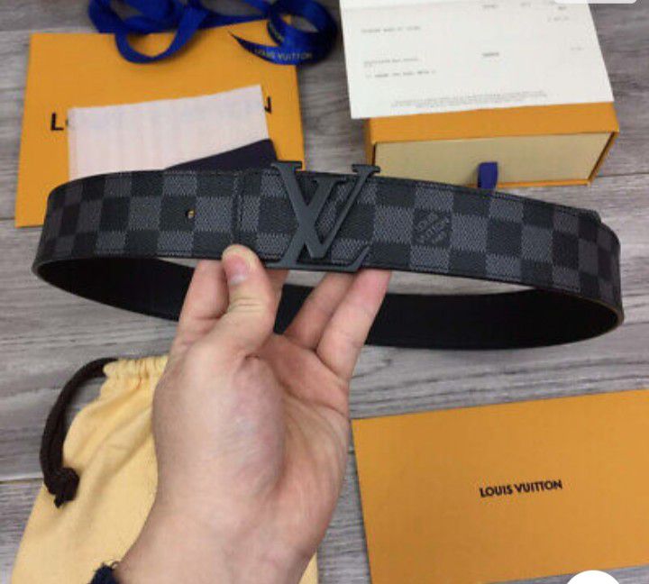 Graphite Damier LV Belt Brand new condition Comes with receipt