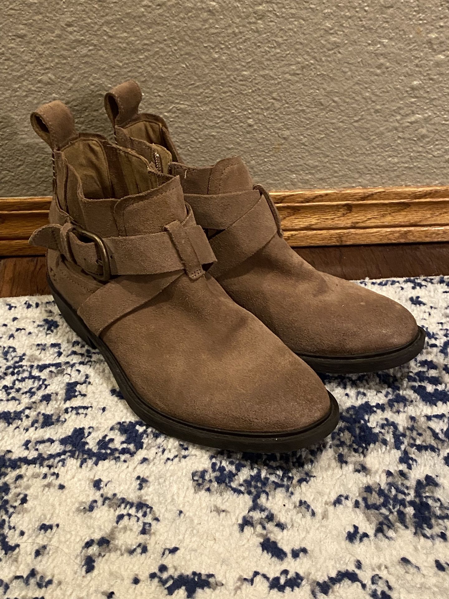 UGG Booties Women Size 8