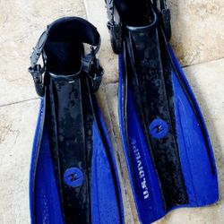 KIDS FLIPPERS SZ 9 TO 12  ADJUSTABLE 