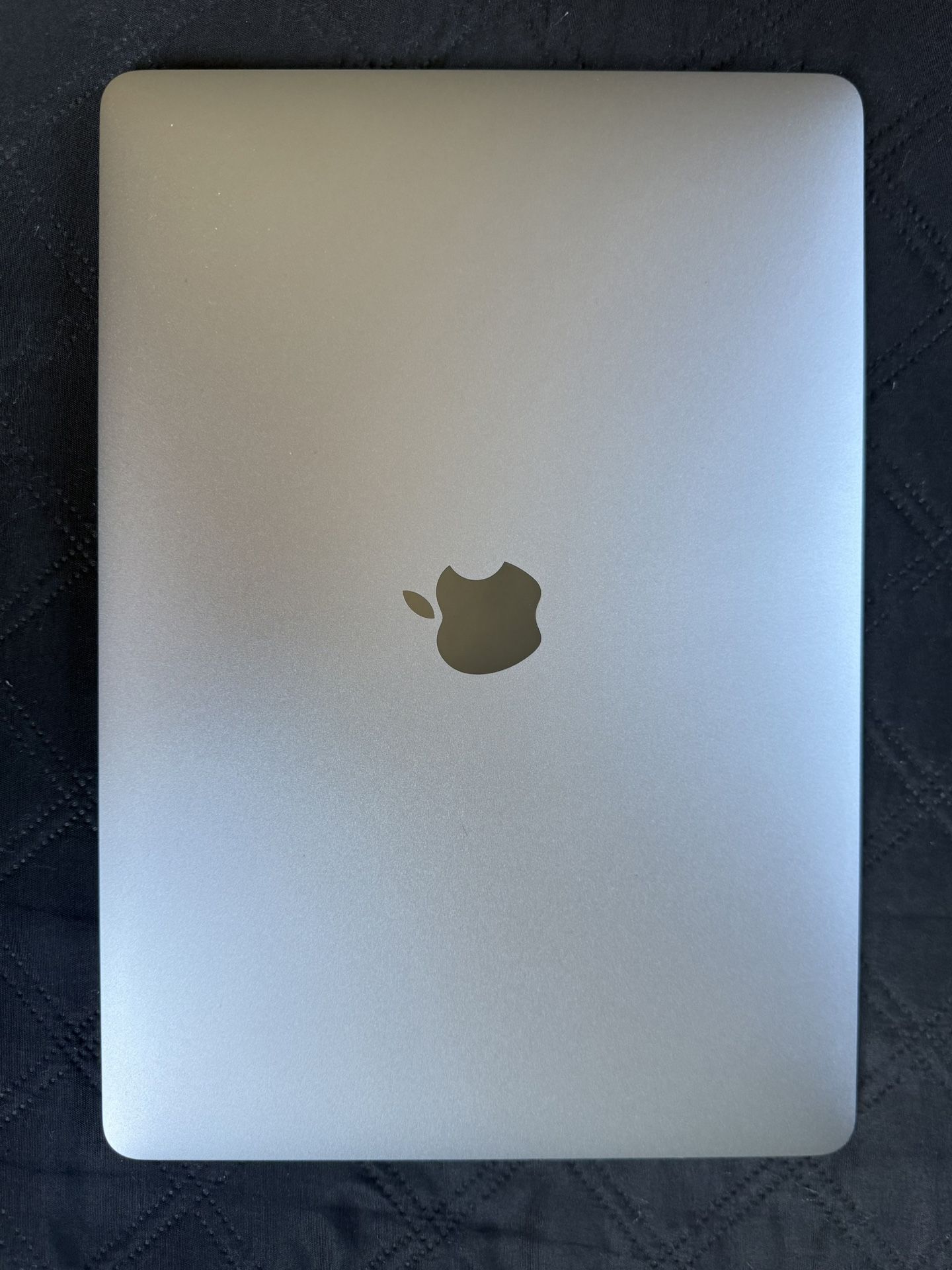 MacBook Pro 13-inch, 2017, Two Thunderbolt 3 ports