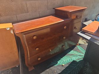 Dresser