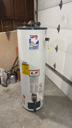 Hot water tank