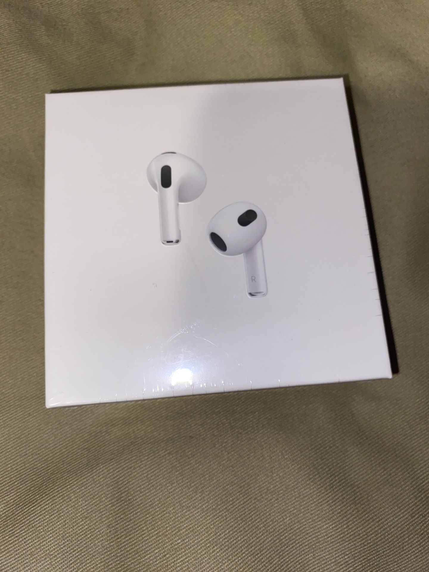 Apple AirPods Pro 3 Wireless Earbuds