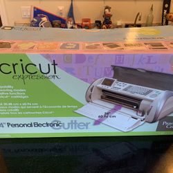 Cricut Expression 24” Vinyl Cutter