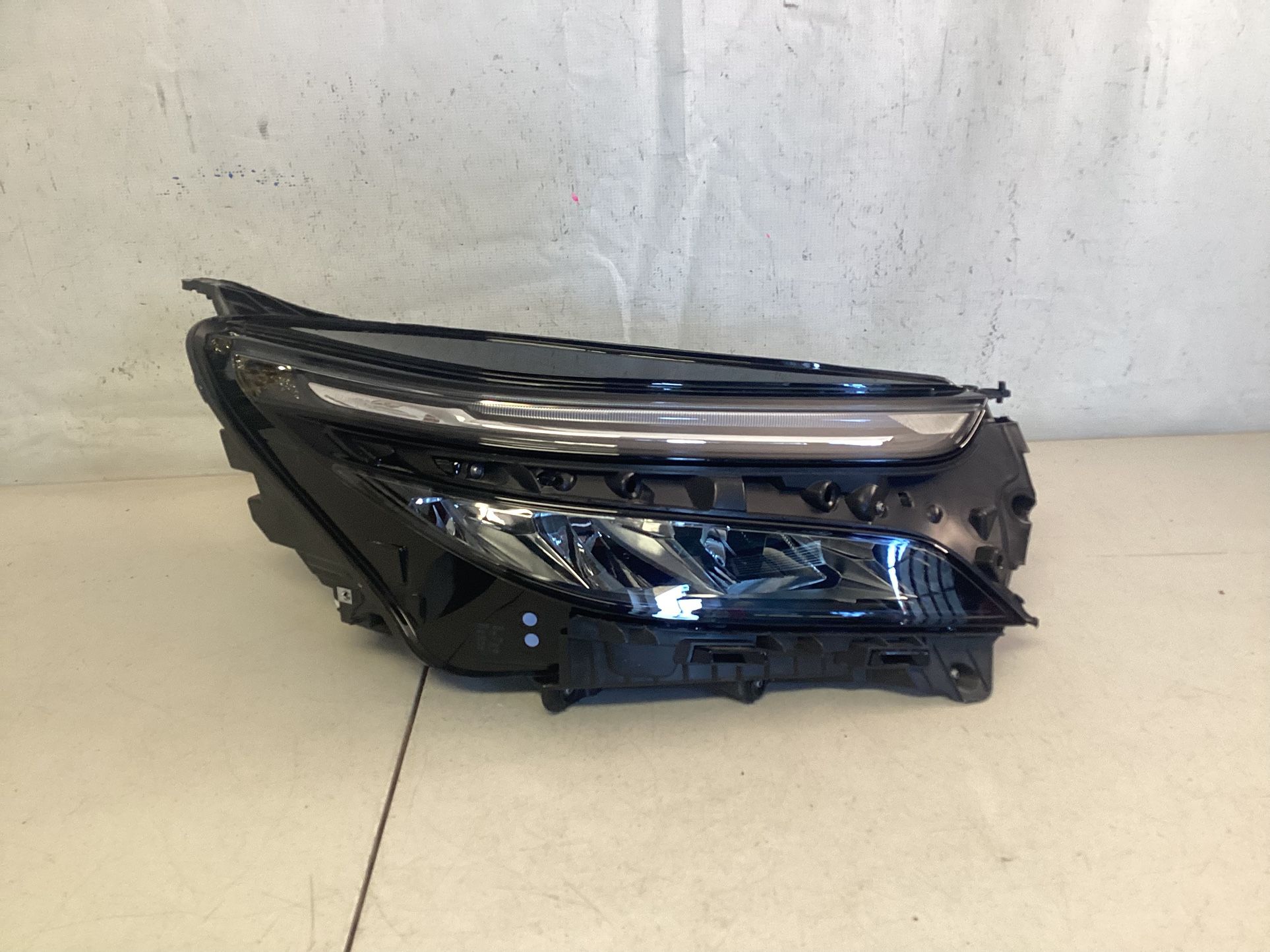 2022-2024 CHEVROLET EQUINOX HEADLIGHT LED RIGHT RH PASSENGER SIDE USED OEM