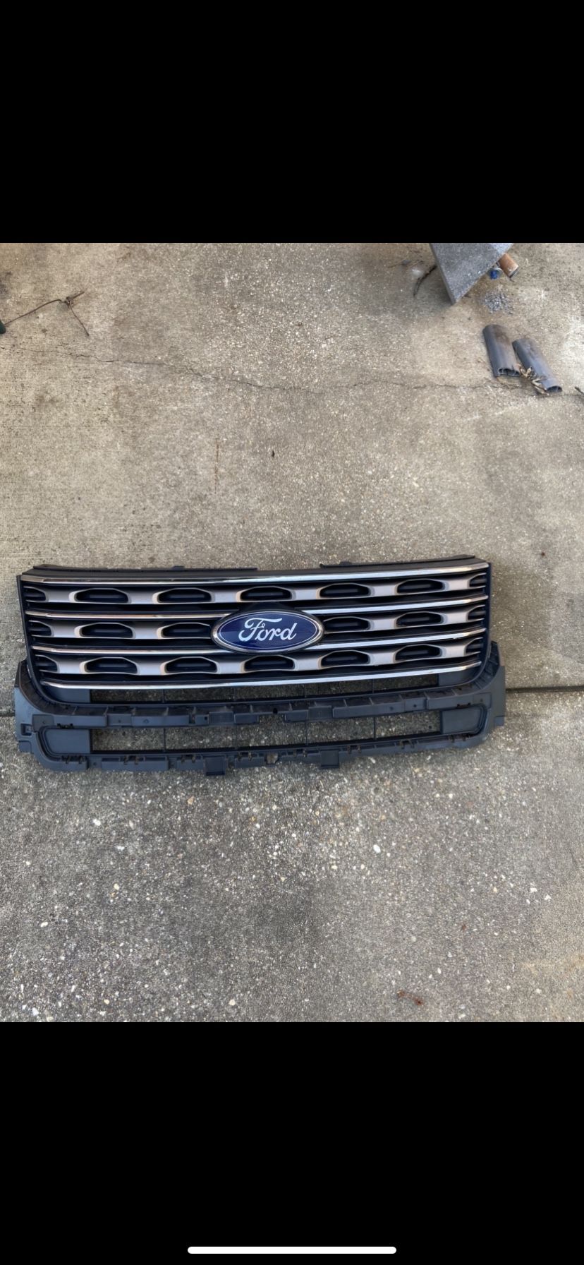 2016-2019 Ford Explorer front grille