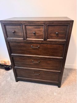 Oak wood dresser