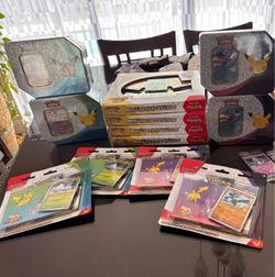 Pokémon TCG 30th Anniversary Lot (Make offer) ( NOT THE MEWTWO CARD)