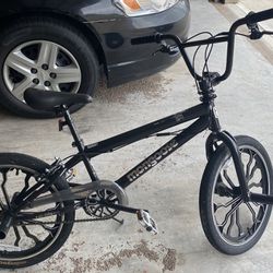 Black Mongoose Rebel Boys Bike 20 Inch