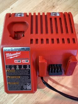 Milwaukee M12/M18 Battery Charger BATTERY NOT INCLUDED 