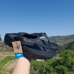 New HOKA ONE ONE Ora Recovery Sandals Mens Size 9-9.5