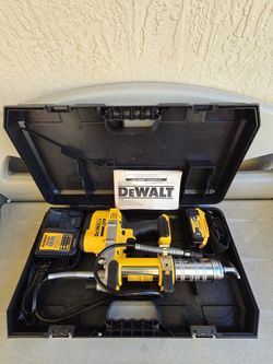 Dewalt Grease Gun. 