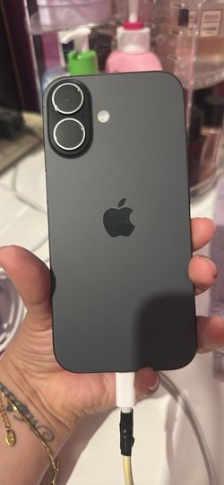 iPhone 17 regular