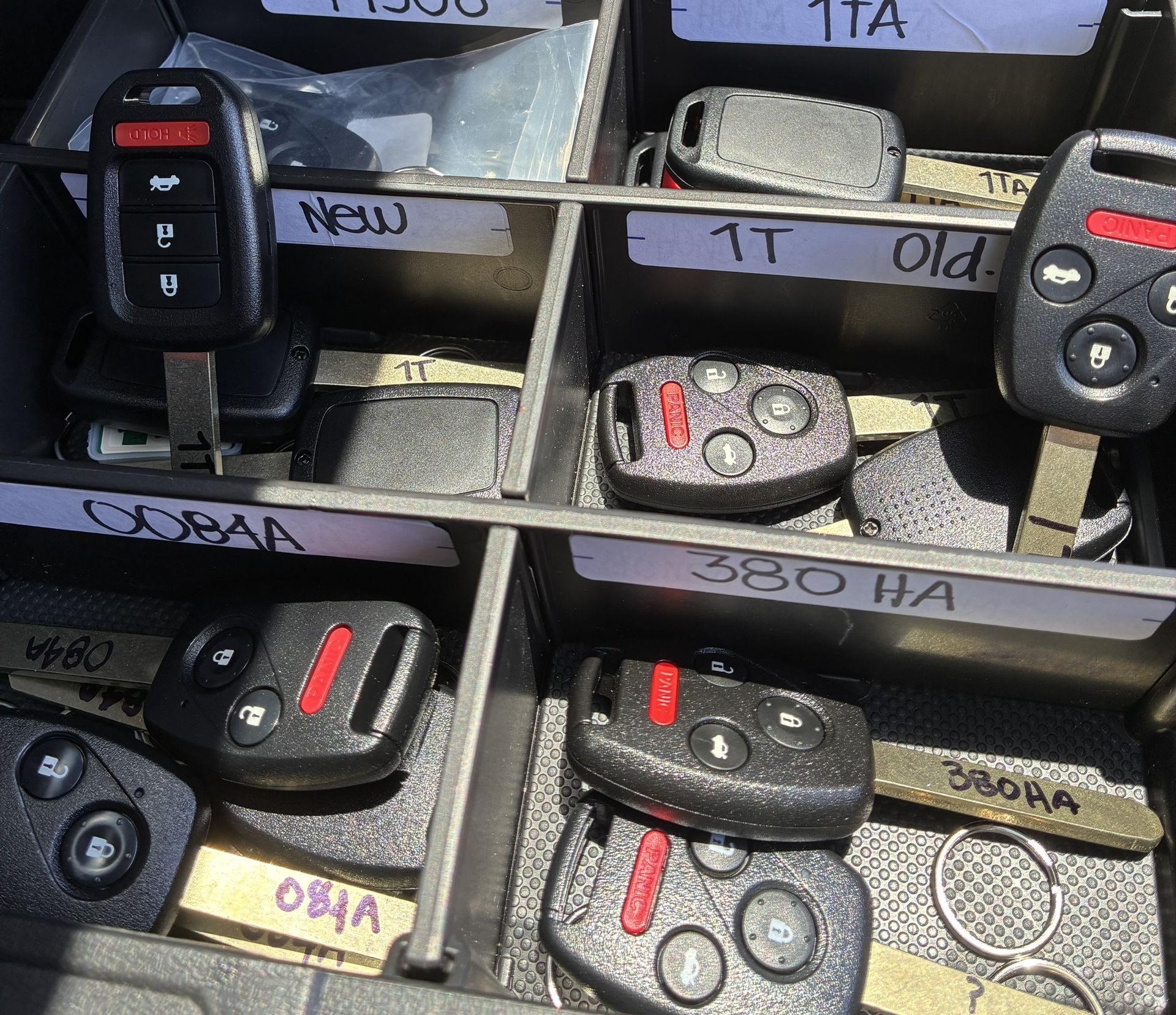 Car Keys/ Llaves De Carro