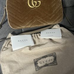 Gucci Velvet Marmont Camera Bag 