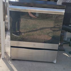 GE 30 inches freestanding electric range oven