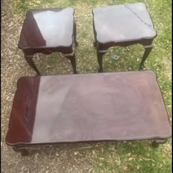 Queen Anne Style Coffee & End Tables Set
