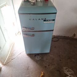 Small Fridge With Freezer