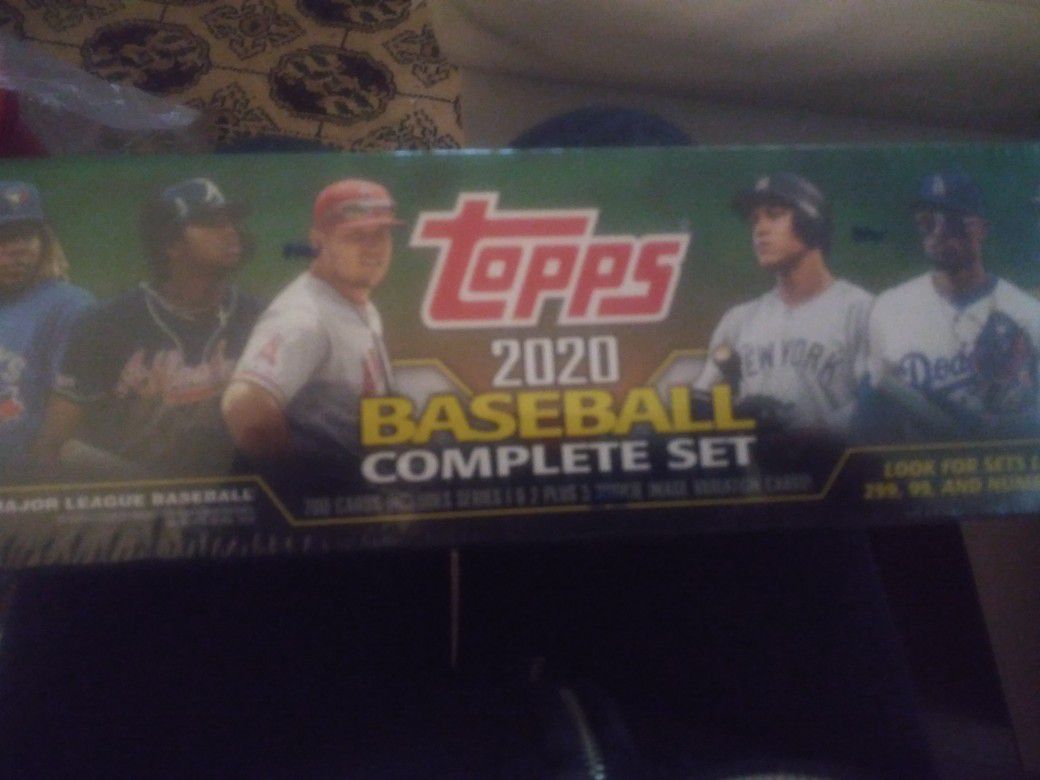 Unopened tops baseball cards complete set 40