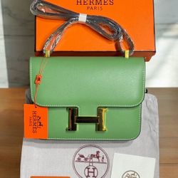 Bellísima Cartera de vestir 👌👌👌