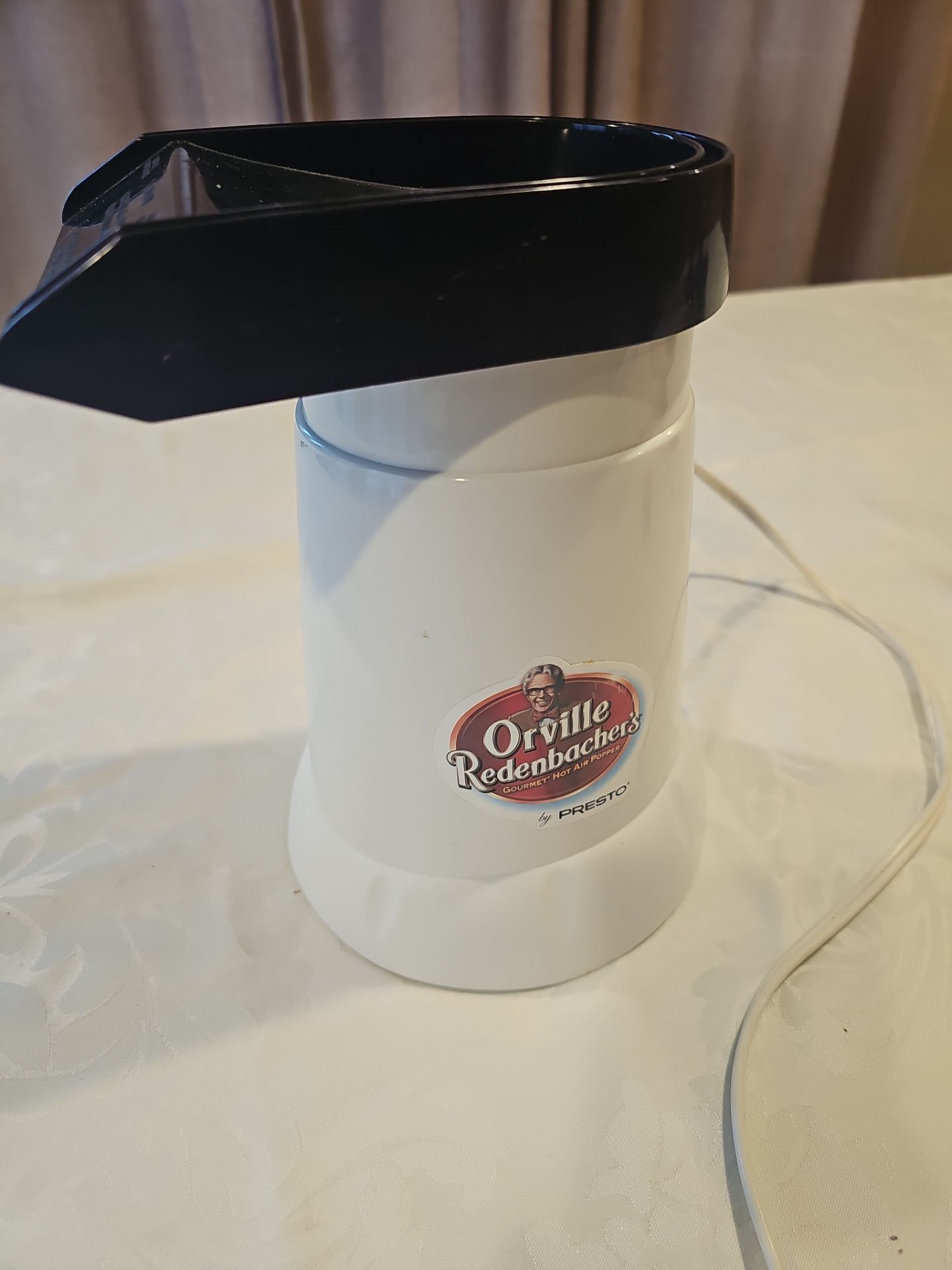 Popcorn maker. Air popper