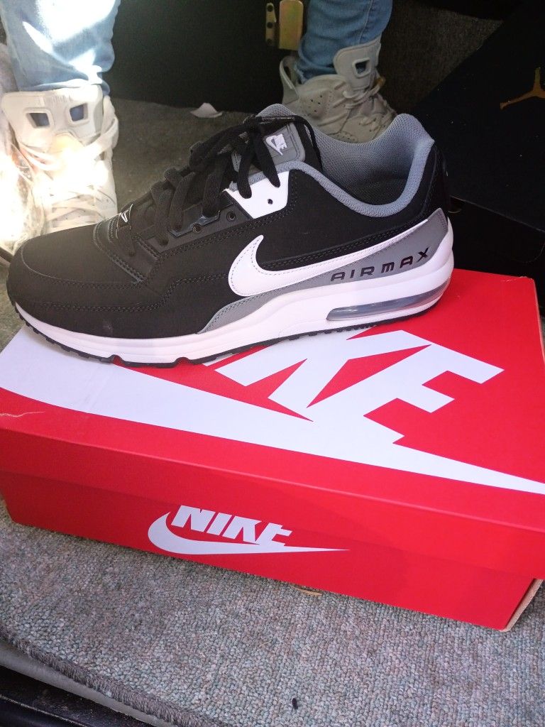 Brand New Size 11.5 Air Max 90 Limited