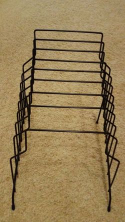 Wire step file organizer.
