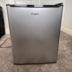 Whirlpool mini fridge 