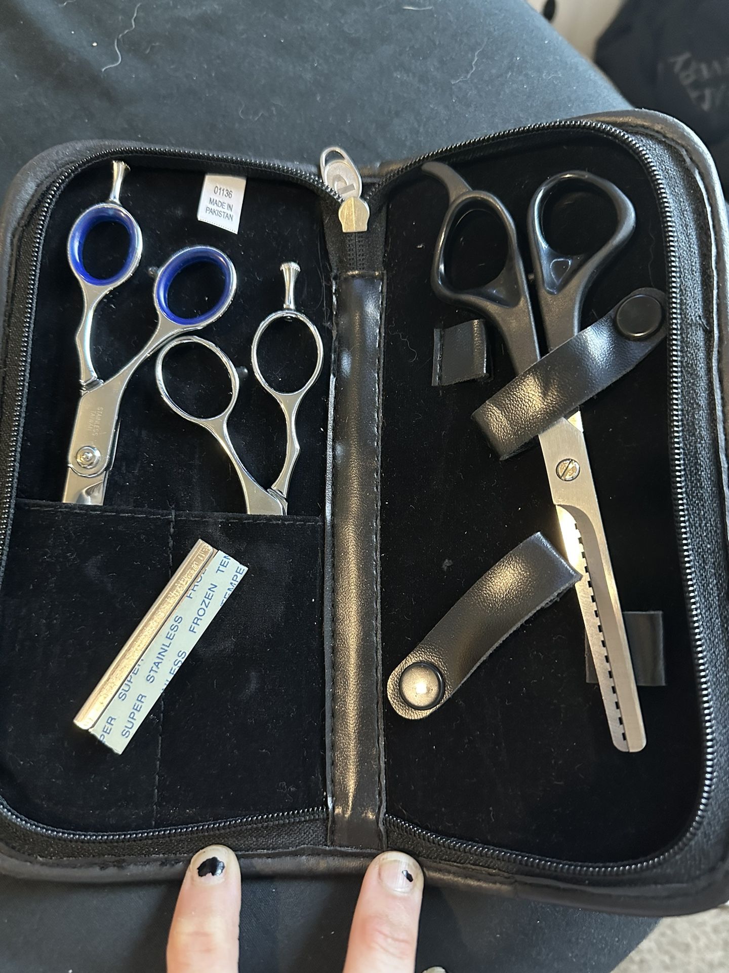 Professional Hair Styling Shears / Scissors With Case