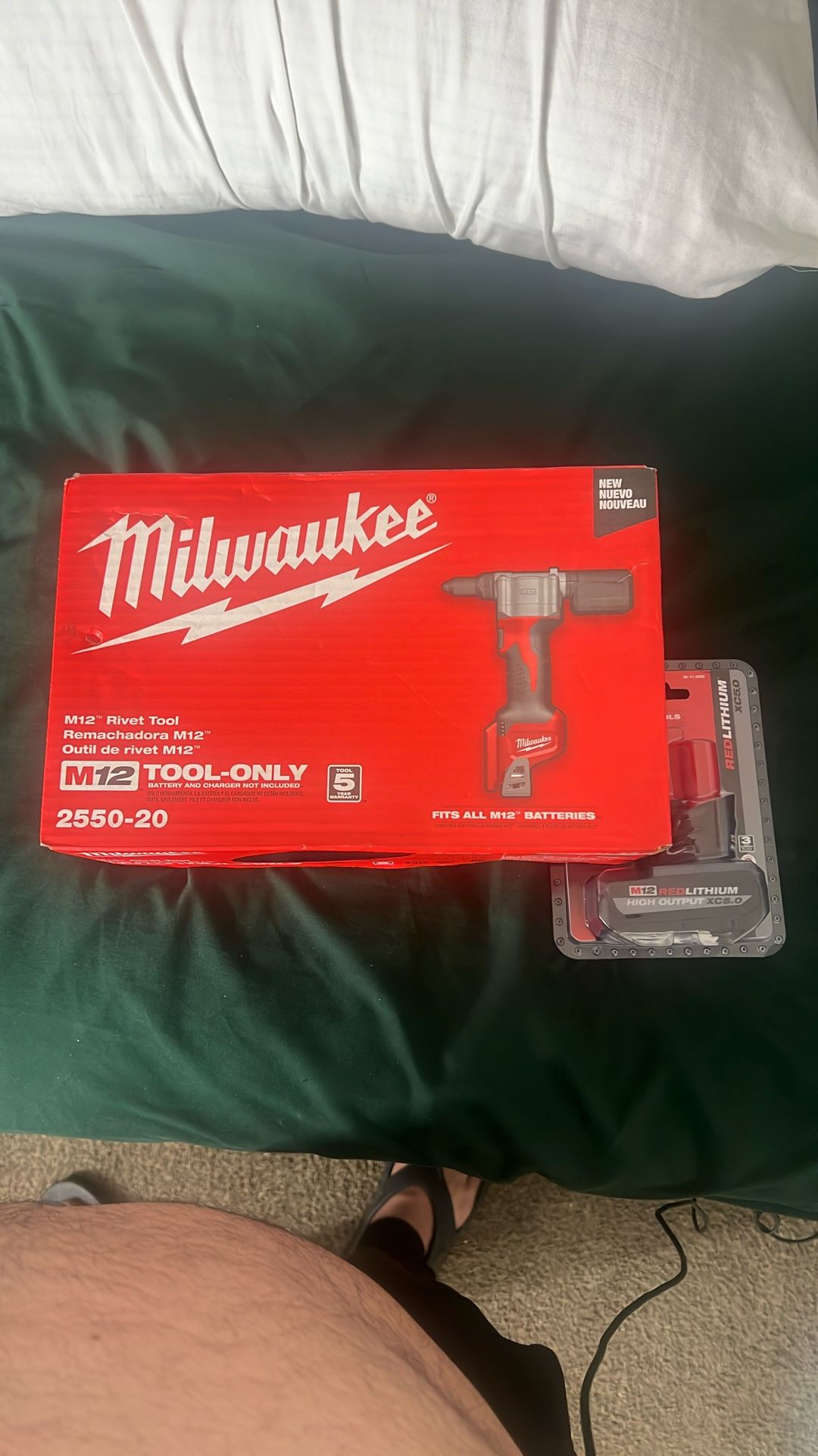 Milwaukee M12 Rivet Tool ( Plus Battery M12)