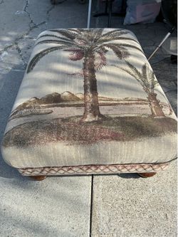 BEAUTIFUL OTTOMAN AND BEAUTIFUL DESIGN