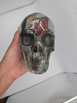Crystal carving SKULL ( African Bloodstone) 