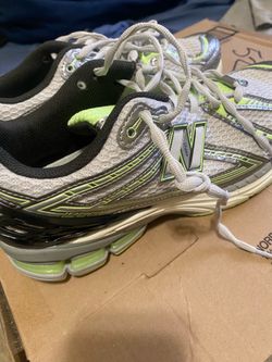New balance gender inclusive 1906R