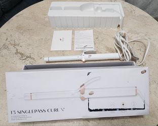 T3 SinglePass Curl Professional Curling Iron Custom Blend Ceramic Long Barrel Curling and Wave Iron with Adjustable Heat Settings