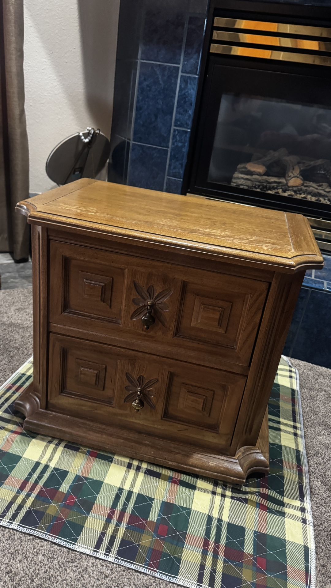 Vintage Solid Wood Nightstand / End Table – Sturdy & Classic Design