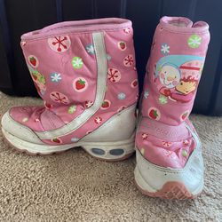 Snow boots with Strawberry shortcake,  size 10 girls