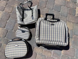 American flyer roll on carry on luggage set with handbag and jewelry bag