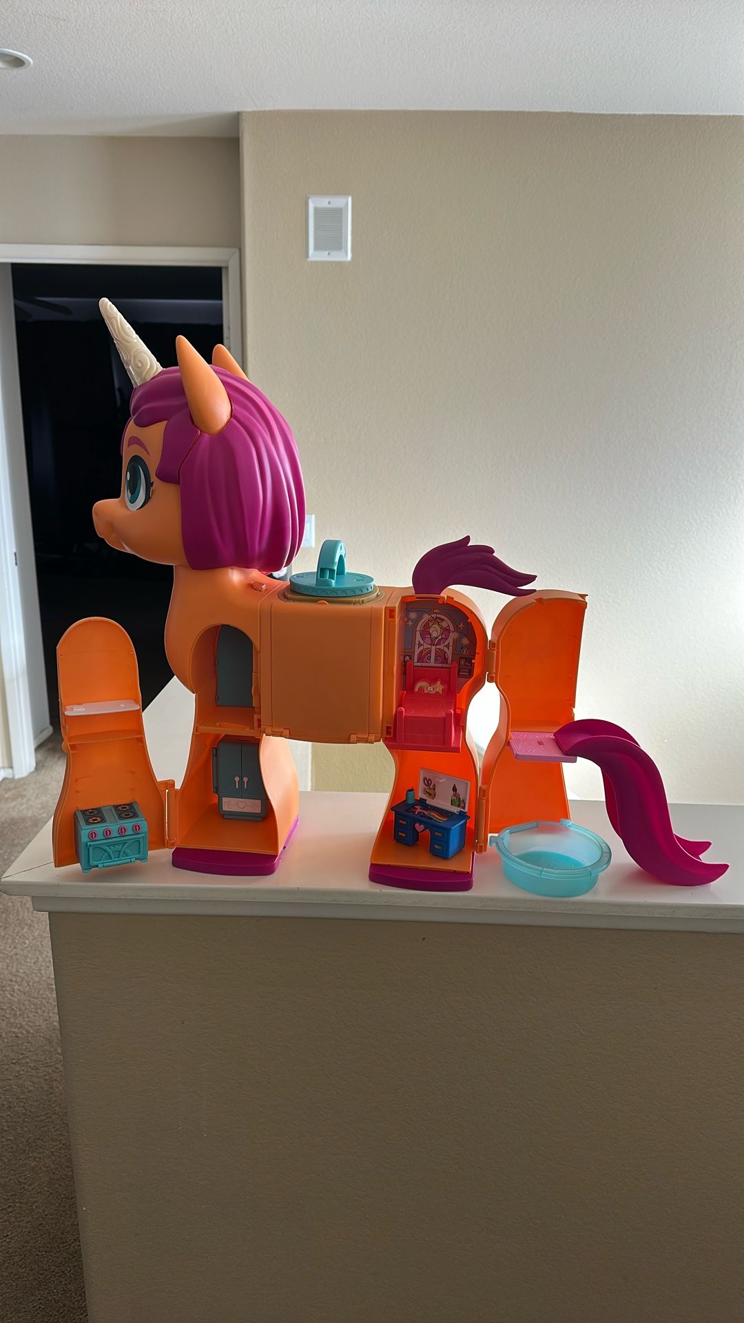 Sunny Unicorn Doll House