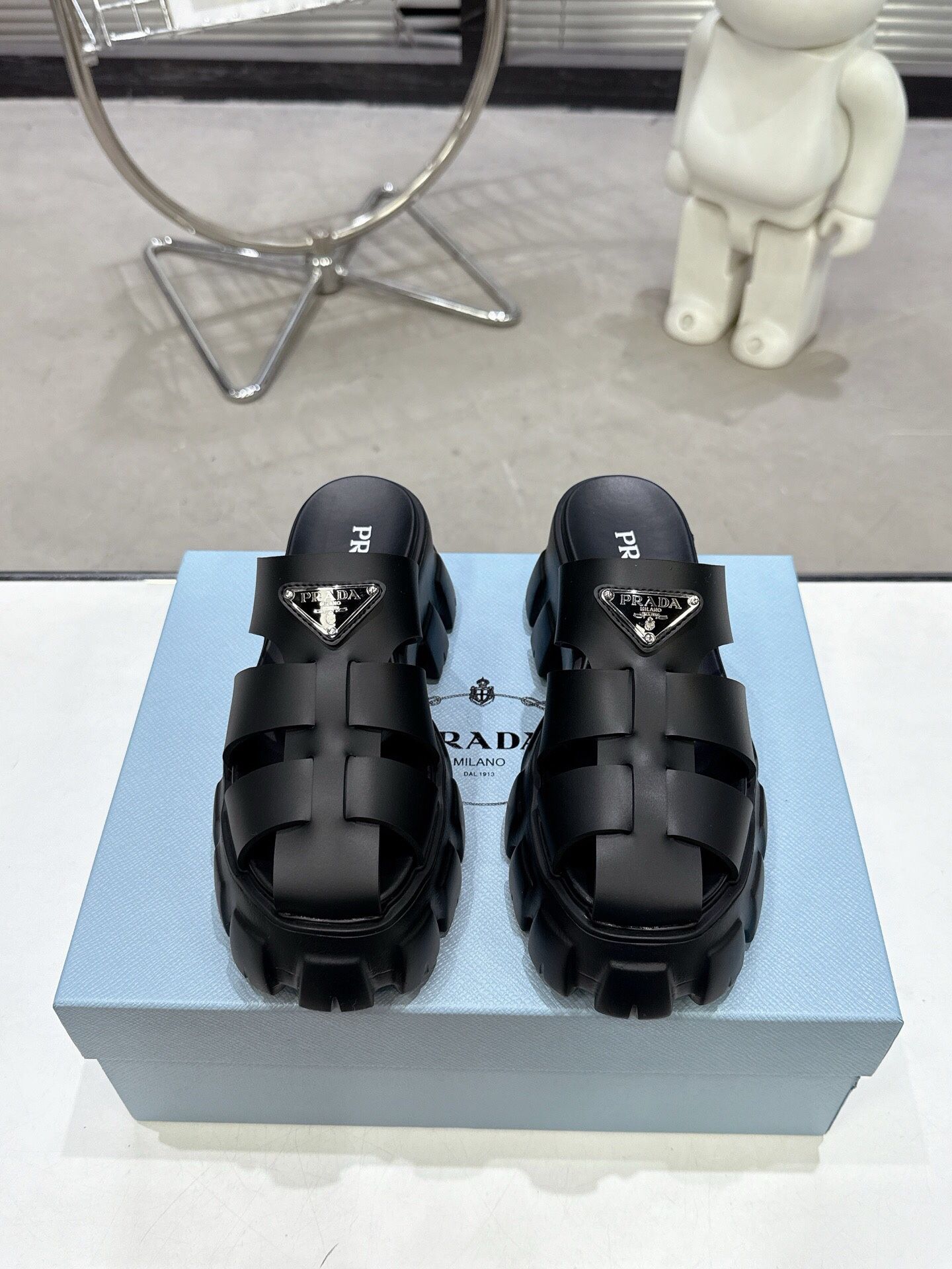 Prada Women’s Shoes With Box 2025 New 