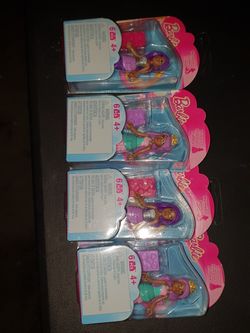4 mini barbies