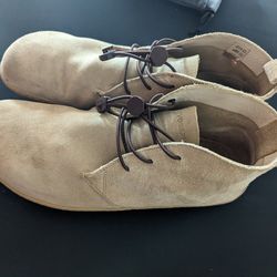 Vivobarefoot Mens
Gobi Suede Honey Boots 12 US - Like New