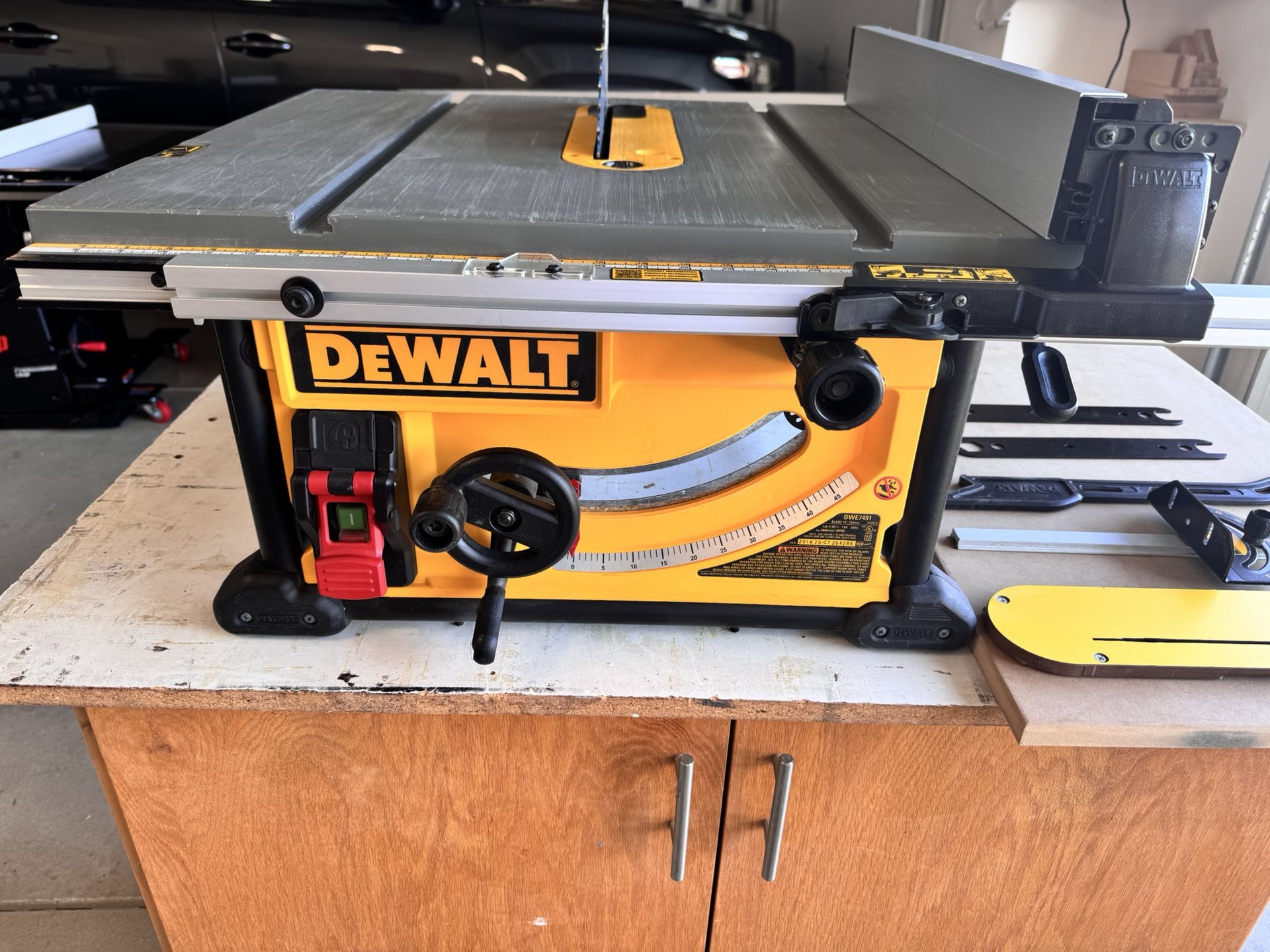 DeWalt DWE7491 Table Saw