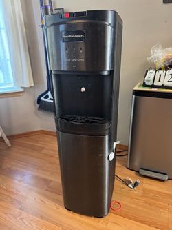 Free bottom loader water dispenser