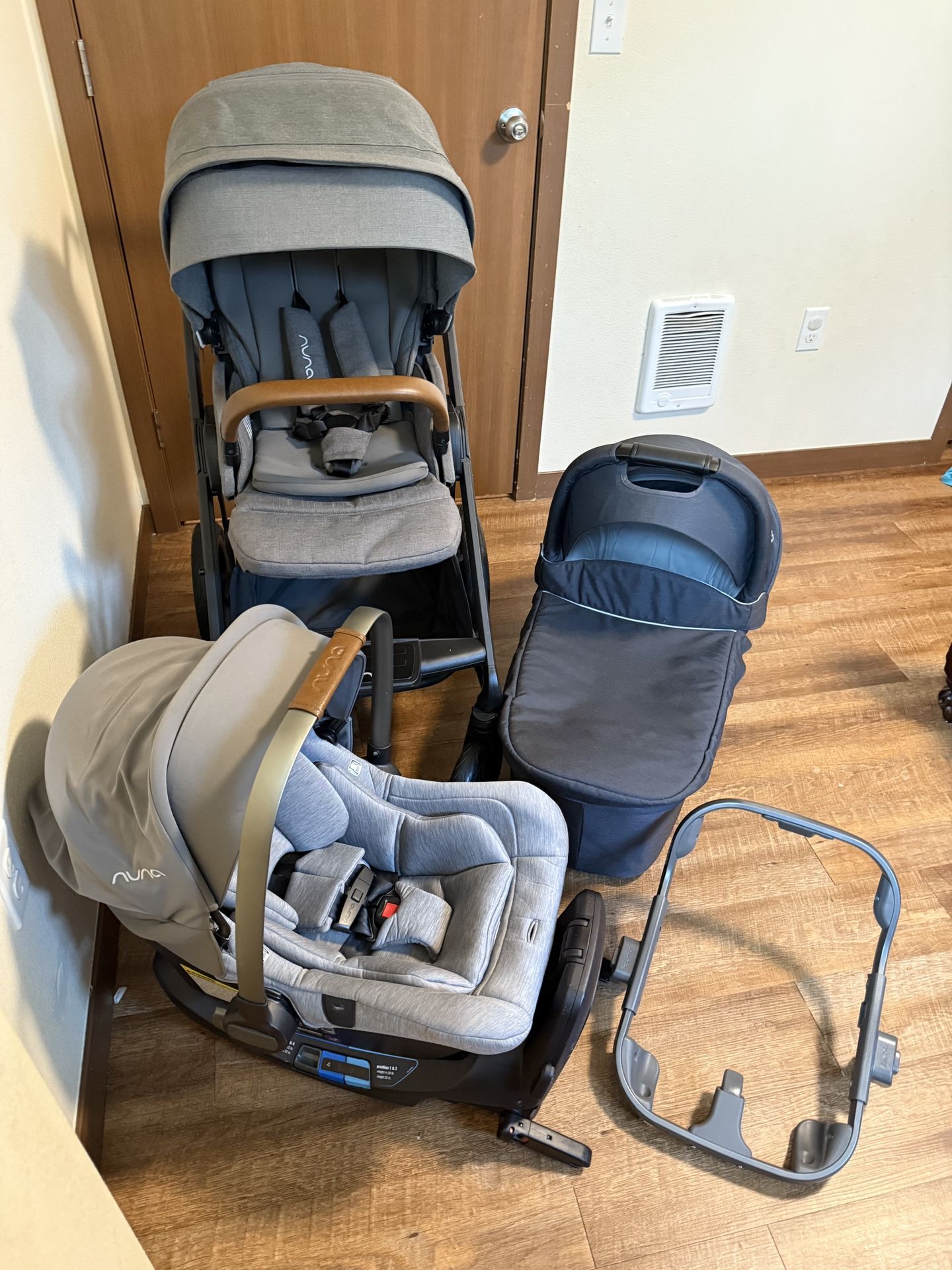 Nuna Mixx Next Stroller and car seat and bassinet 