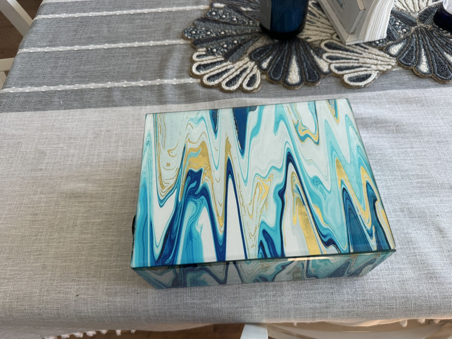 Beautiful decorative felt wind box for jewelry