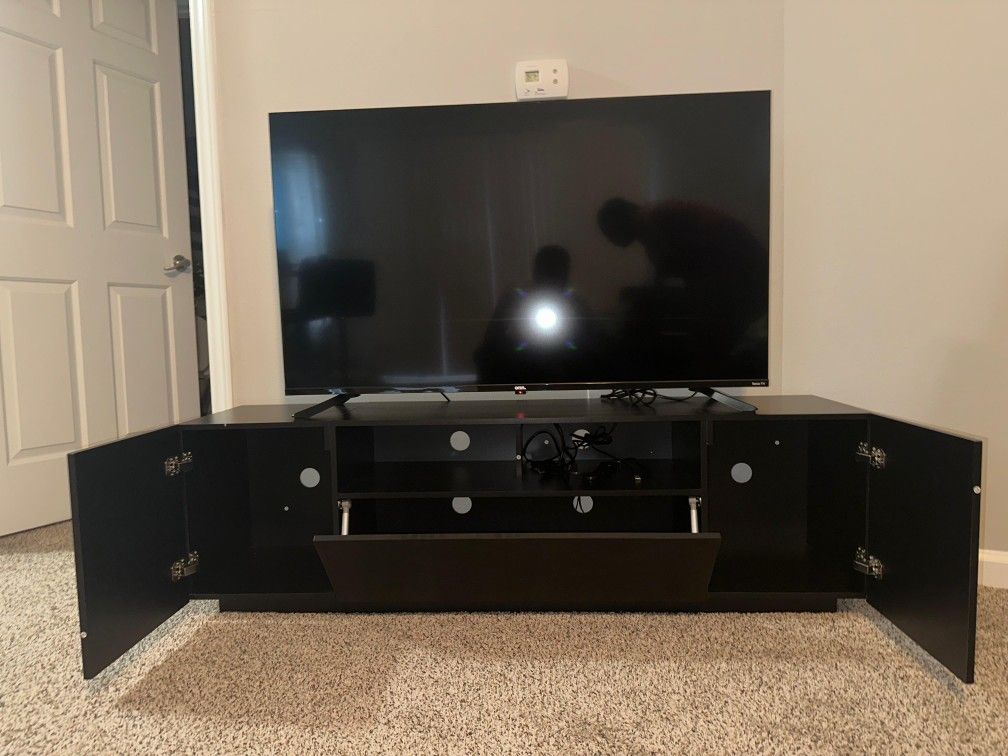 TV Stand & Bar Stools