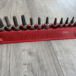 Snap-on sockets and ratchets set