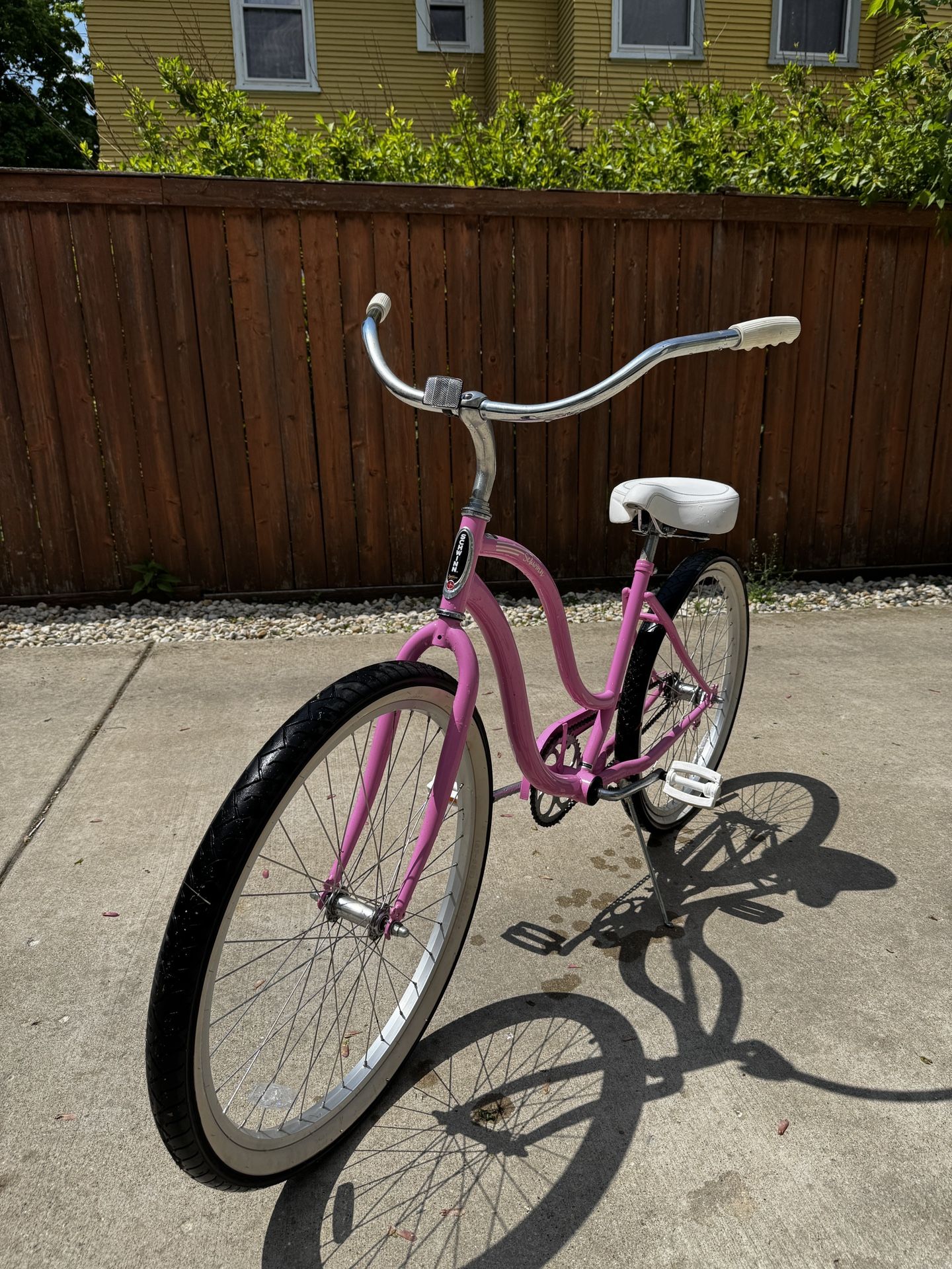 Women’s Schwinn S1 Cruiser Bike Passion Pink
