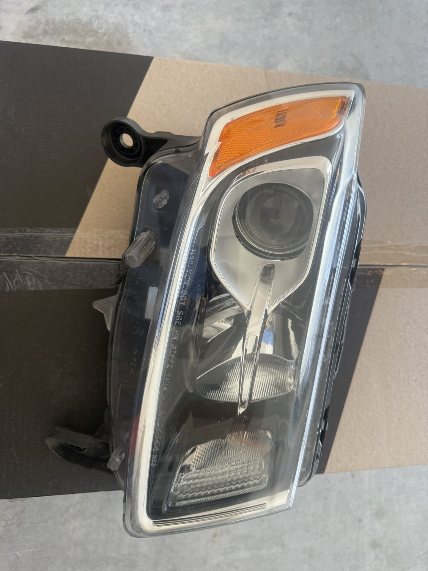 Jeep Cherokee Headlight